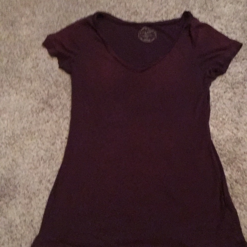 Maroon, light t-shirt